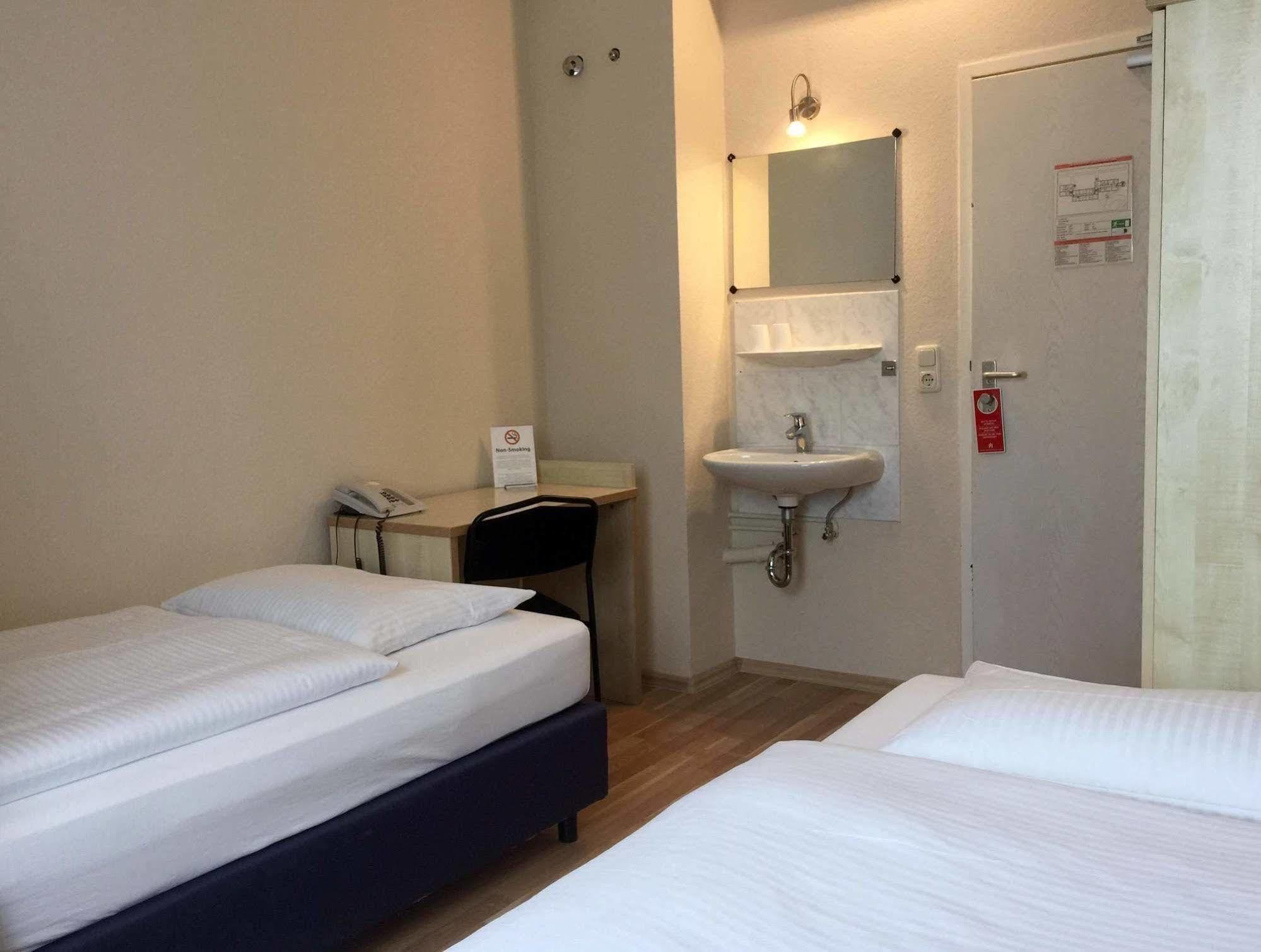 Enjoy Hostel Berlin City West מראה חיצוני תמונה